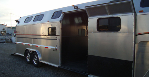 26 foot gooseneck weekender horse trailer